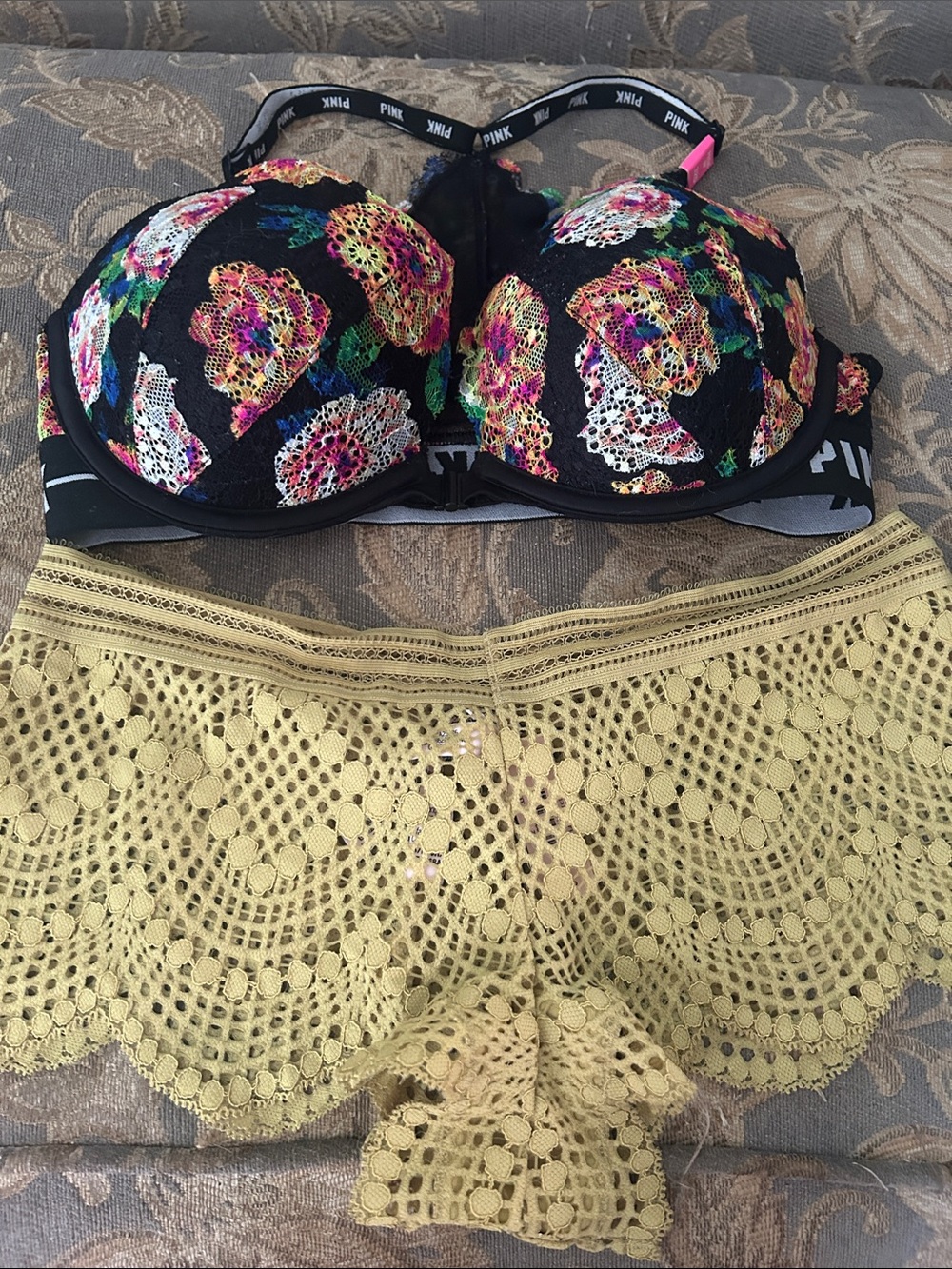 PINK Victoria's Secret Floral Lace Push-Up Bra With Lace Boyshorts